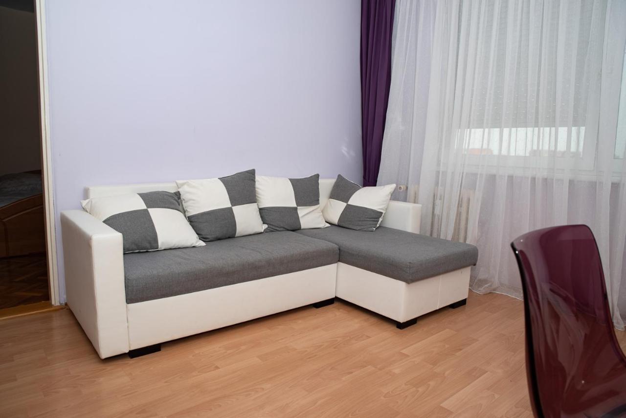 Lovely One Bedroom Apartment Nové Zámky Exterior foto