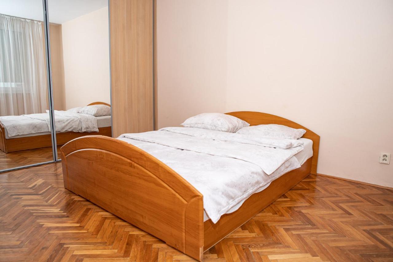 Lovely One Bedroom Apartment Nové Zámky Exterior foto
